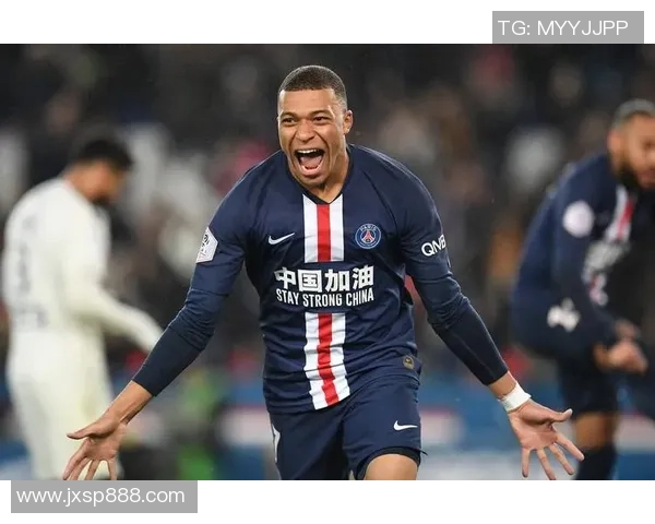 圣地亚哥漫游者与科布雷索的精彩对决揭示足球魅力与团队精神